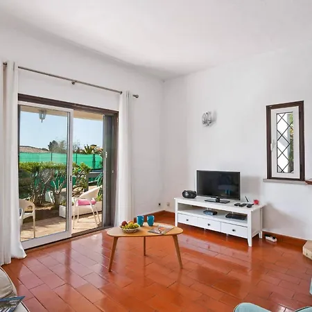 فيلة Emilio Pequena By